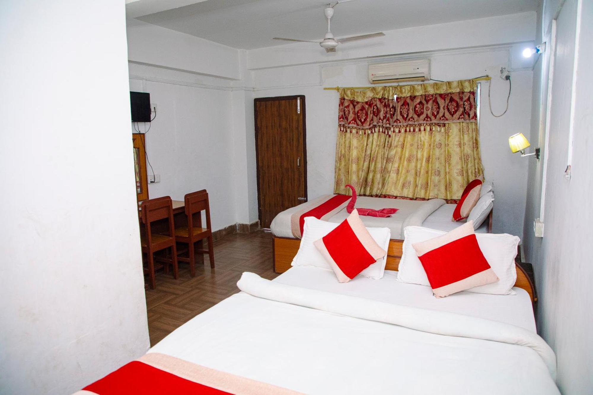 Hotel Shiva'S Dream Sauraha Buitenkant foto