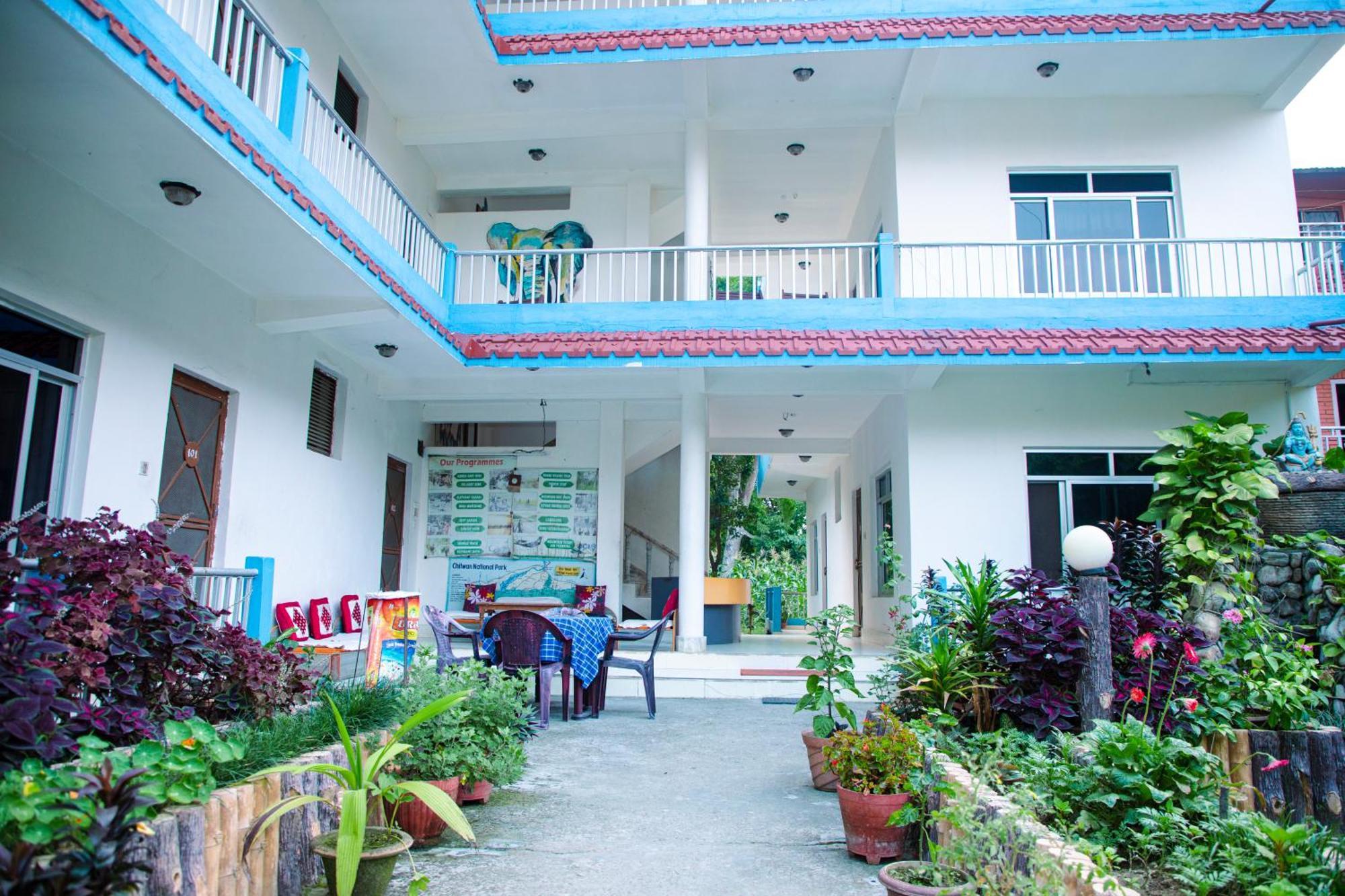 Hotel Shiva'S Dream Sauraha Buitenkant foto