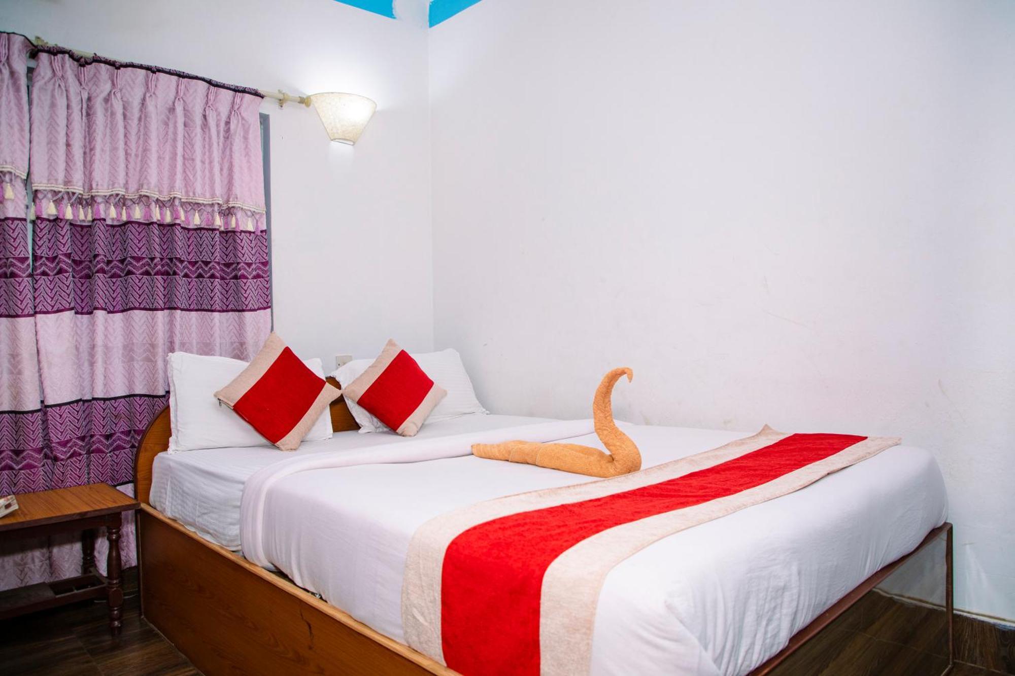 Hotel Shiva'S Dream Sauraha Buitenkant foto