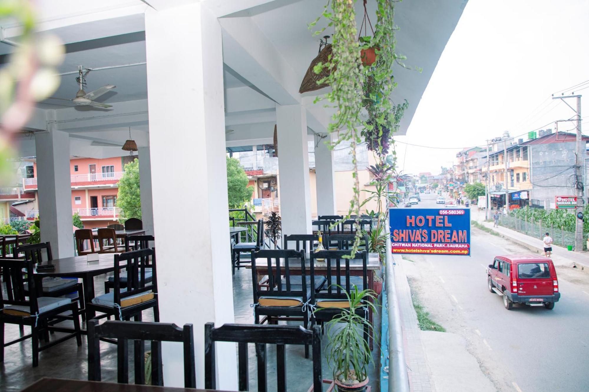 Hotel Shiva'S Dream Sauraha Buitenkant foto