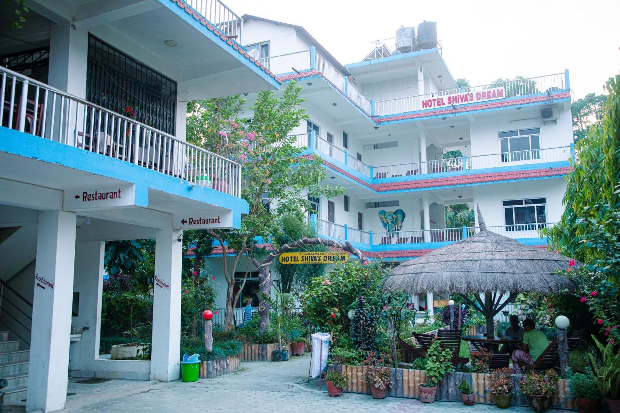 Hotel Shiva'S Dream Sauraha Buitenkant foto
