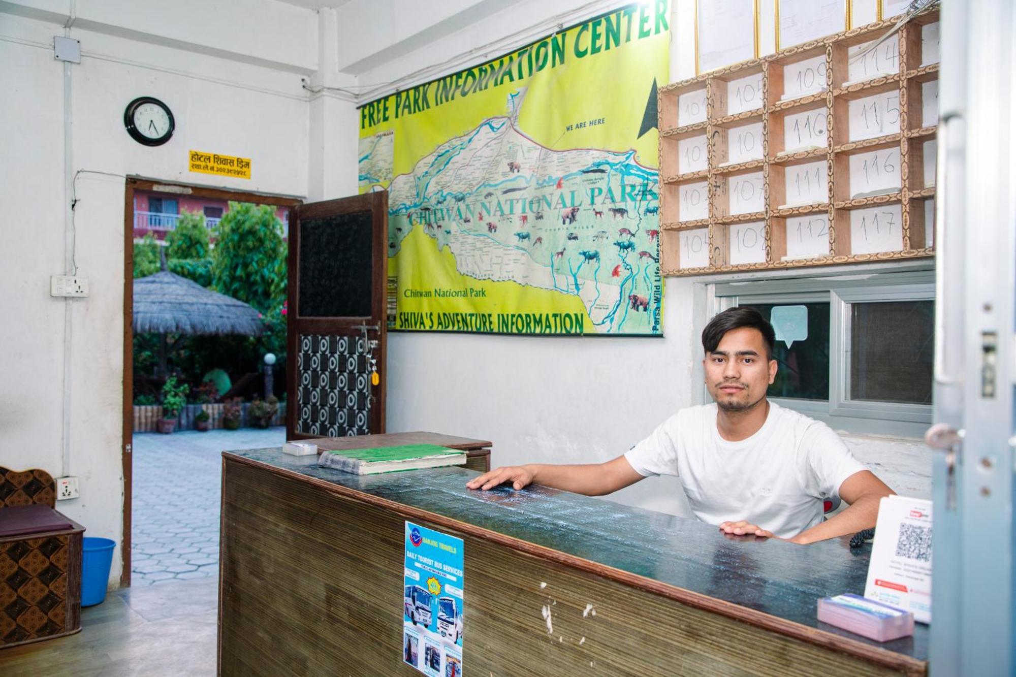 Hotel Shiva'S Dream Sauraha Buitenkant foto