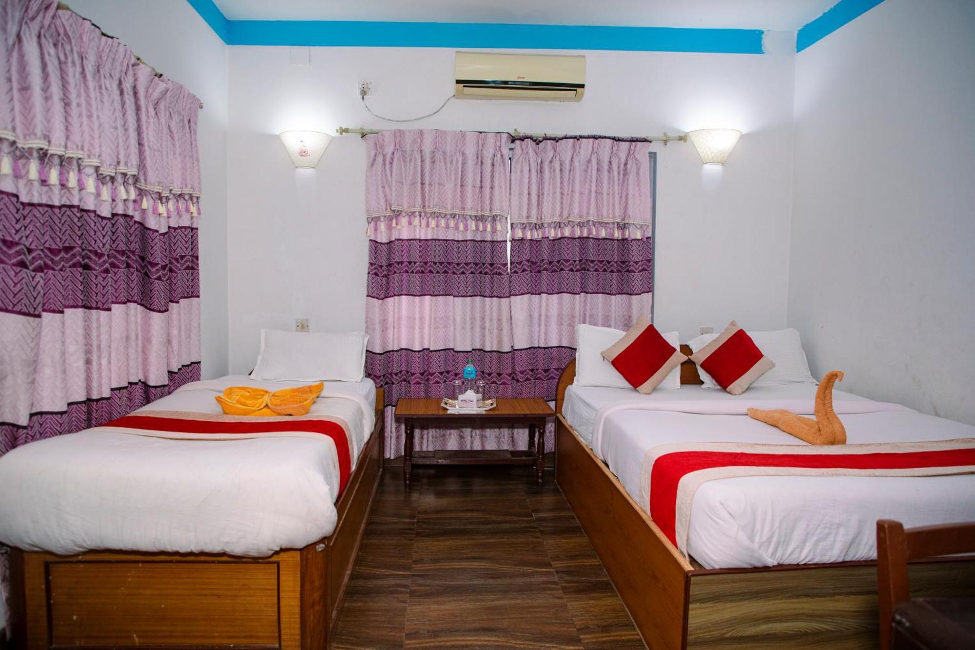 Hotel Shiva'S Dream Sauraha Buitenkant foto