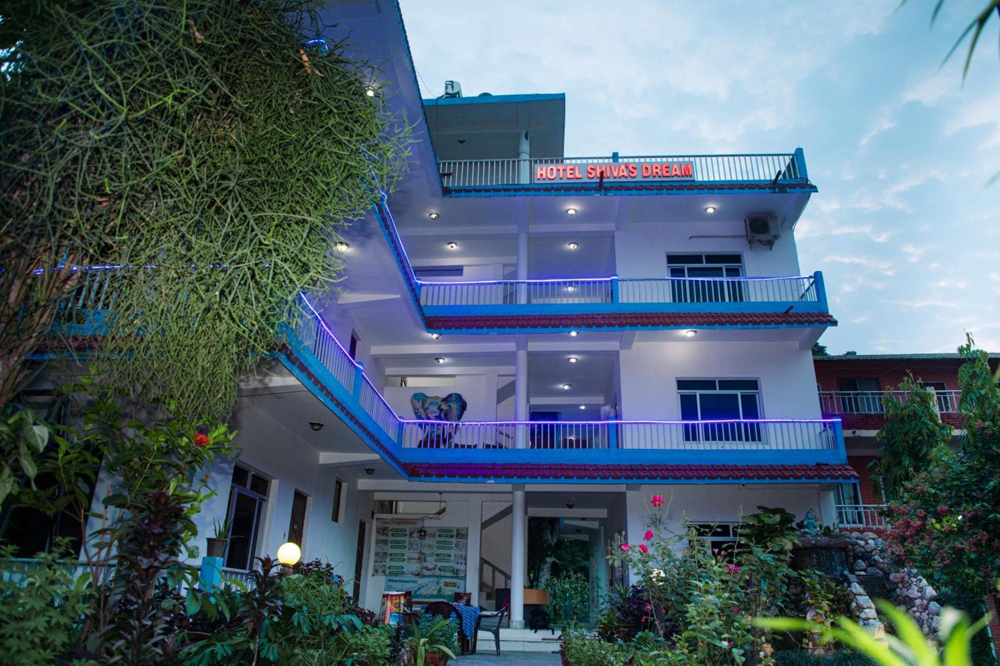 Hotel Shiva'S Dream Sauraha Buitenkant foto