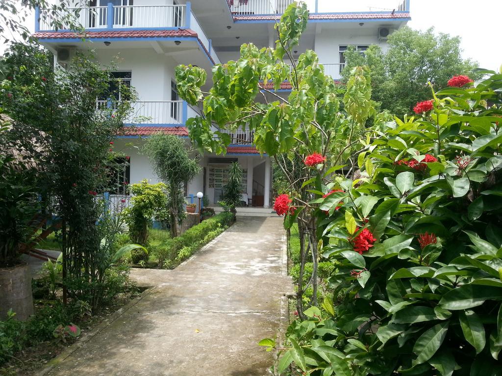 Hotel Shiva'S Dream Sauraha Buitenkant foto