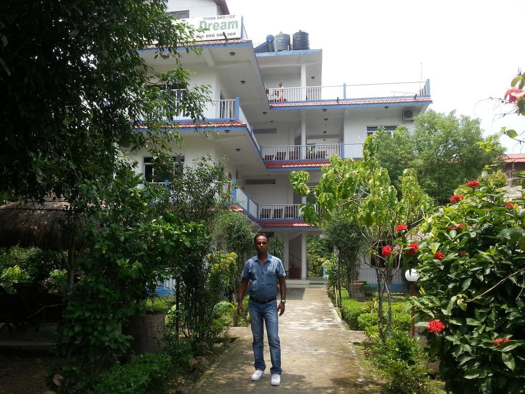 Hotel Shiva'S Dream Sauraha Buitenkant foto