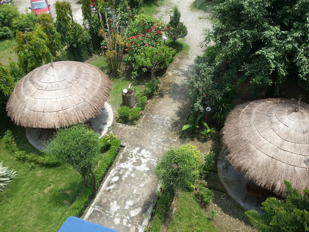 Hotel Shiva'S Dream Sauraha Buitenkant foto